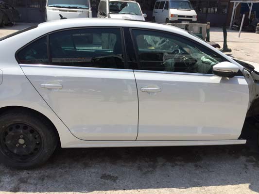 volkswagen jetta 2011-2015 çıkma yedek sag kapı